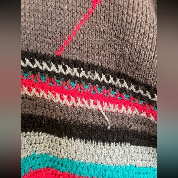 Oversized Southwest Patterned Knitted Sweater With Cross Lace V Neck Detailing - Picture 3 of 6